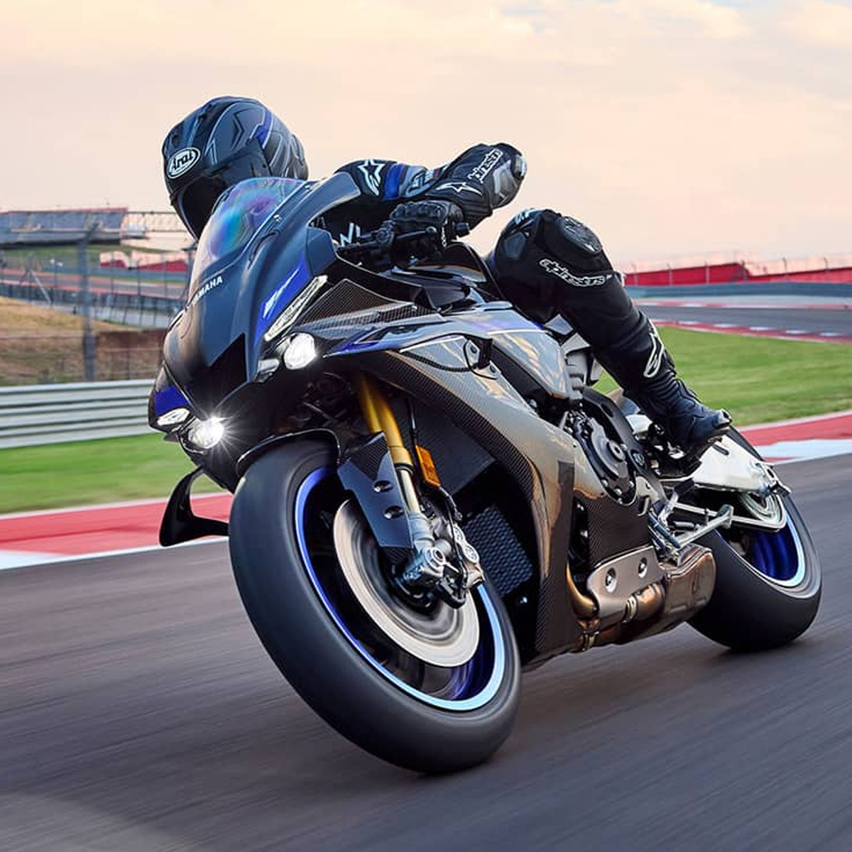 2026 Yamaha YZF-R1M - Image 4