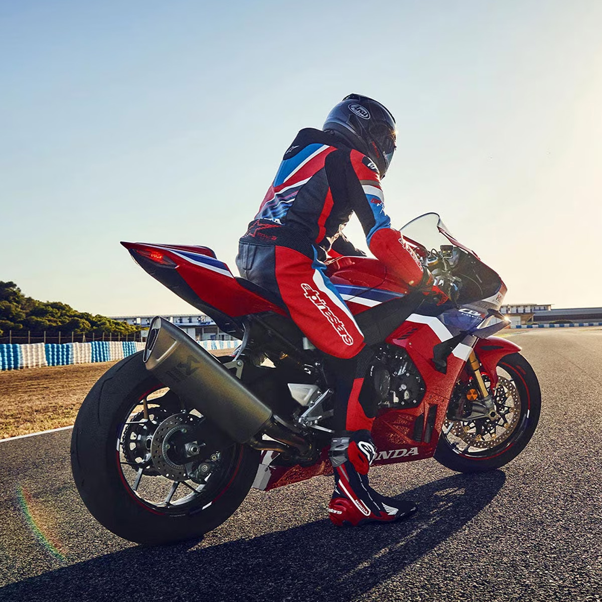 2026 Honda CBR1000RR-R Fireblade SP1 - Image 3